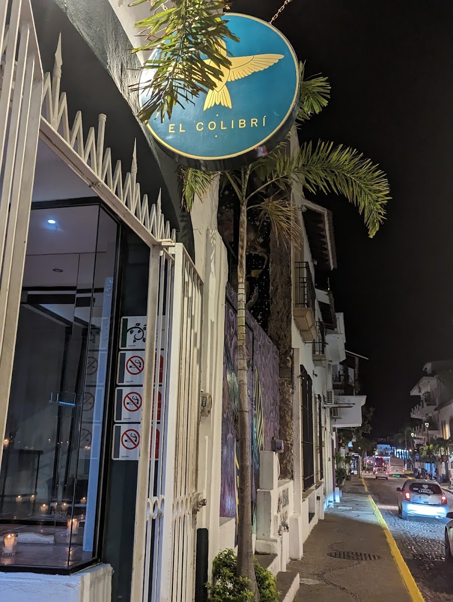 El Colibrí Cocktail Bar - 10