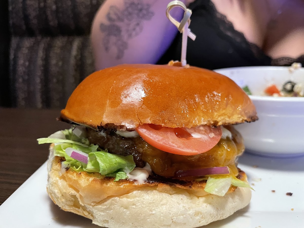 Whiskey Barrel Pub & Eatery - 10