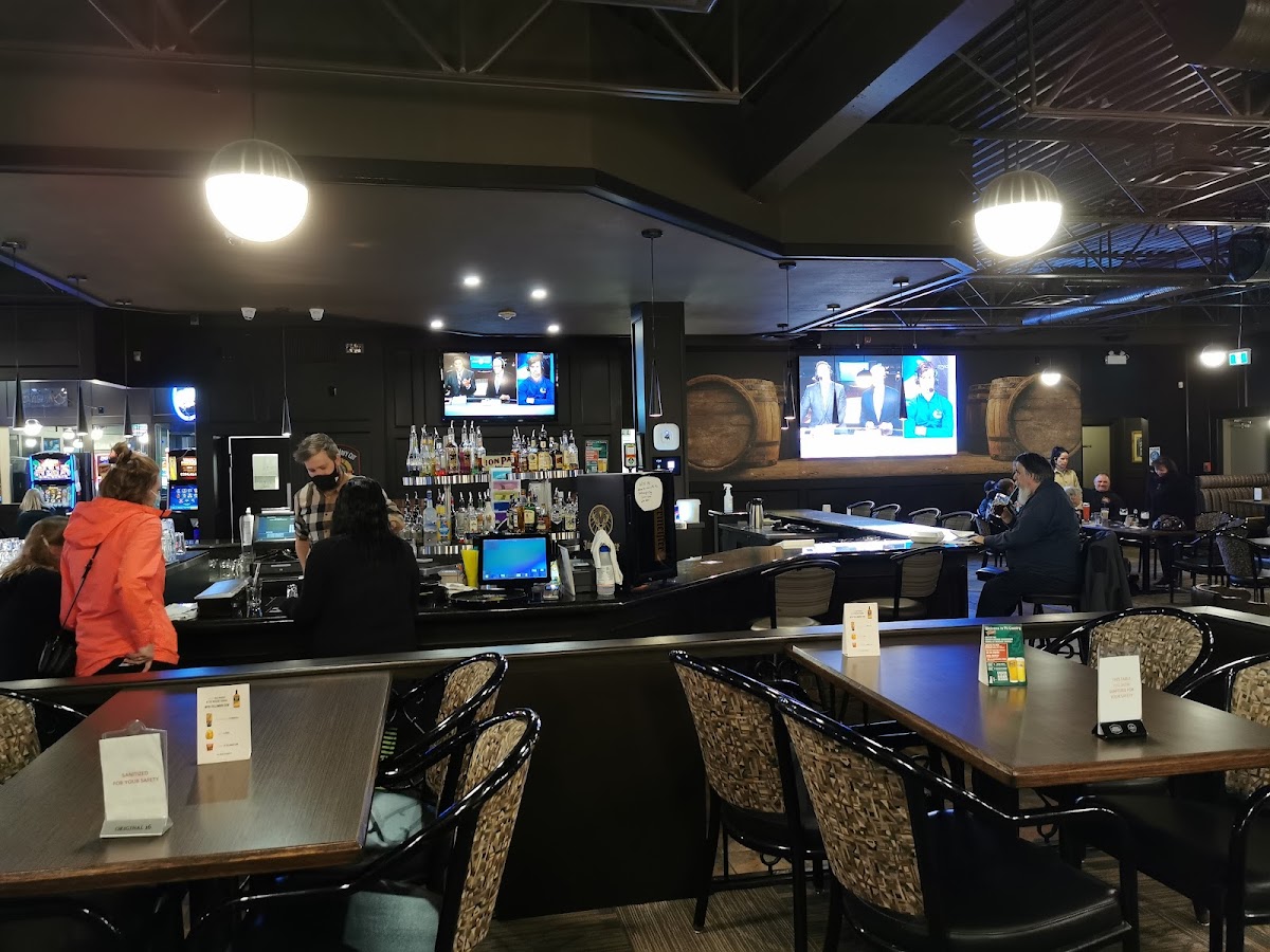 Whiskey Barrel Pub & Eatery - 4