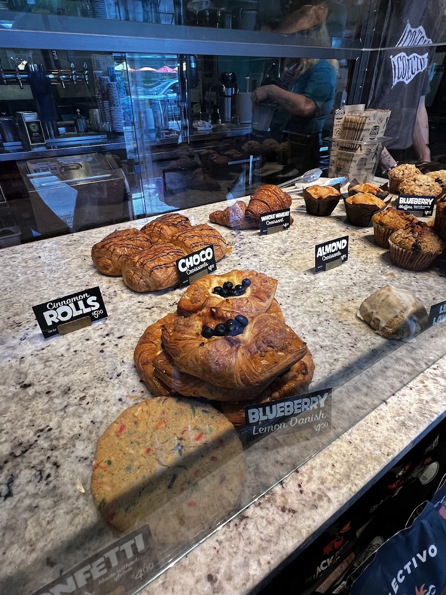 Colectivo Coffee Third Ward - 10