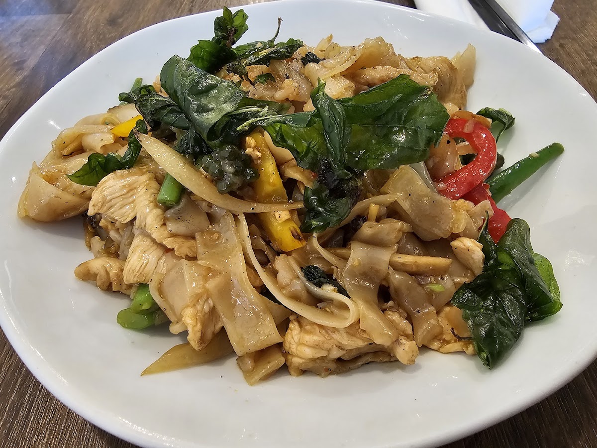 Siam Le Bien Thai Cuisine - 9