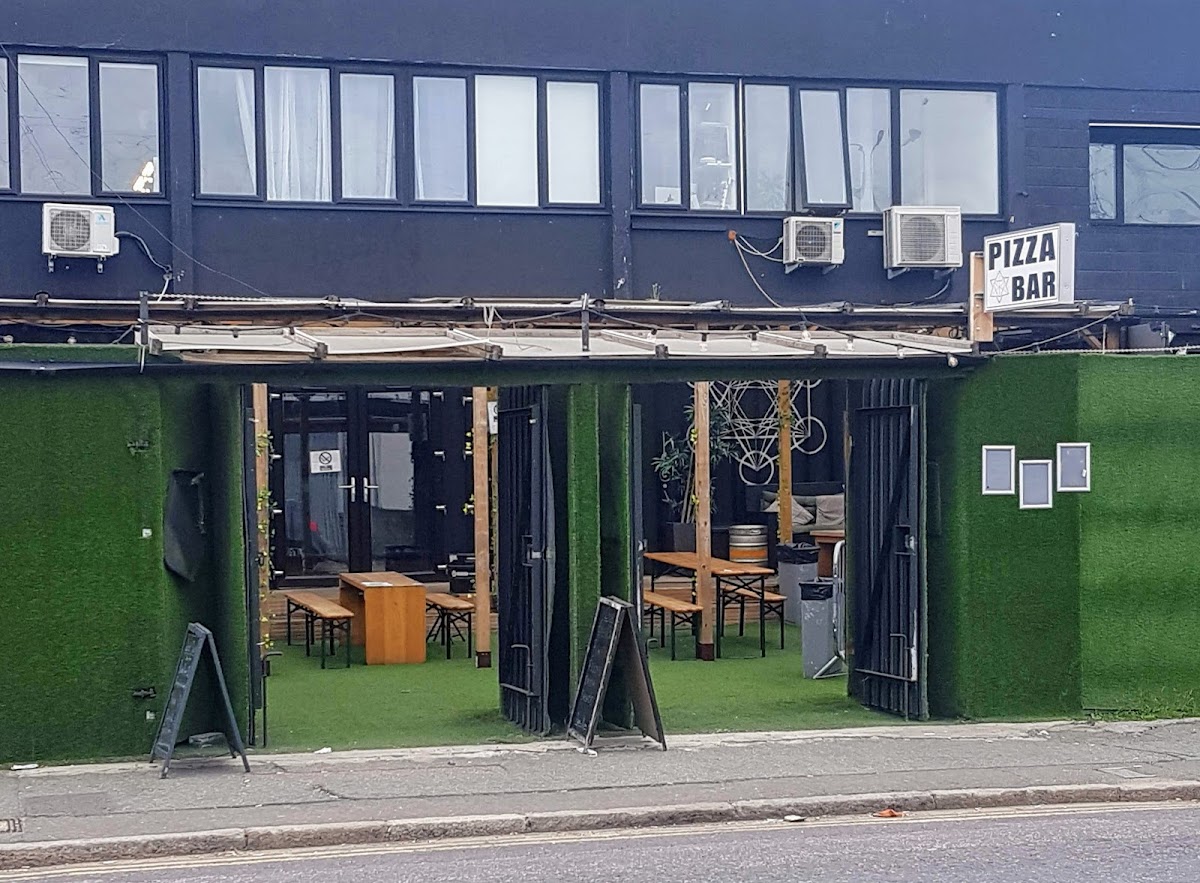 Starlane Pizza Bar - 1