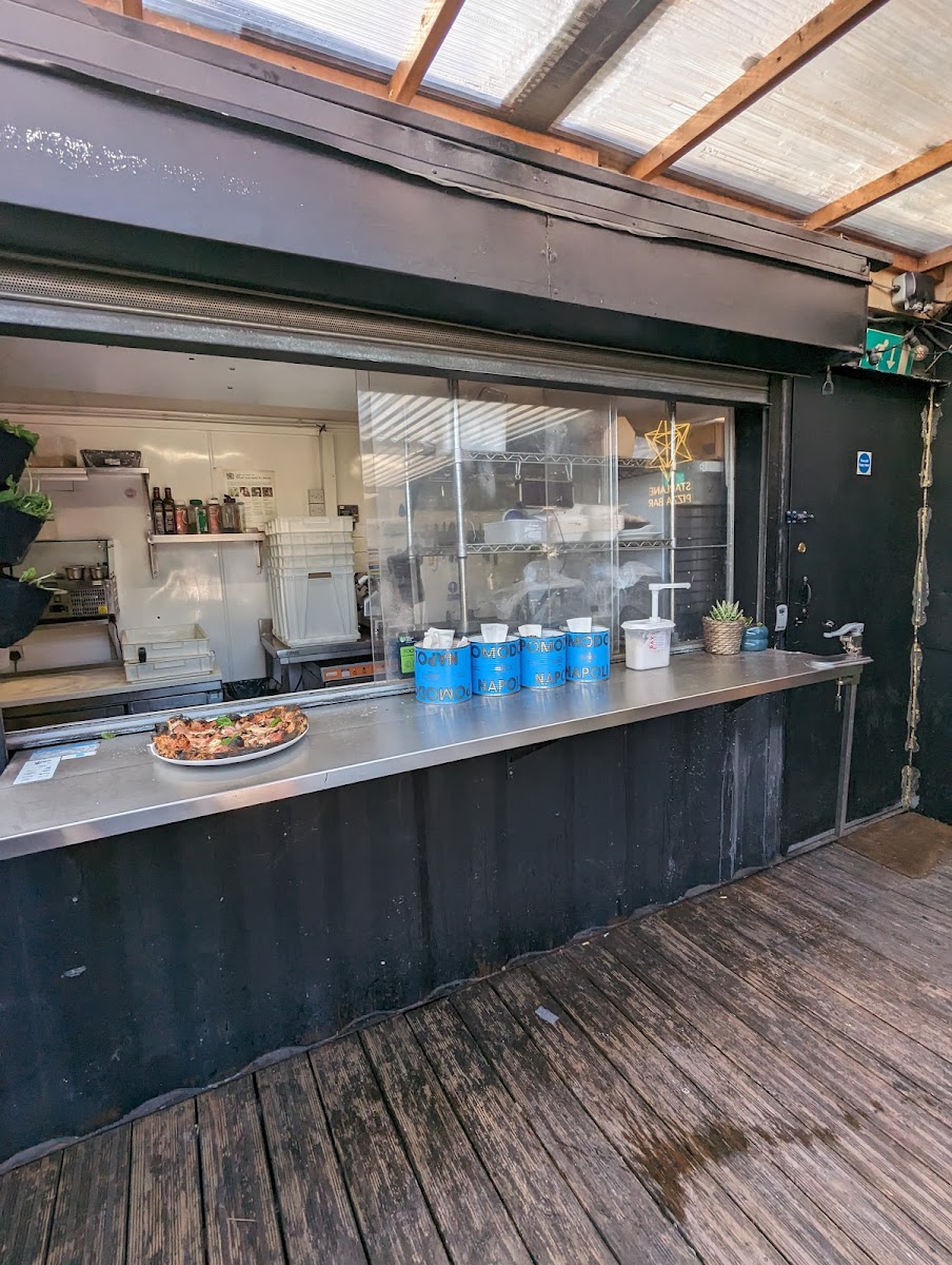 Starlane Pizza Bar - 5