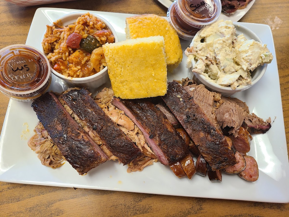 Huntspoint BBQ and Meat'ery - 7