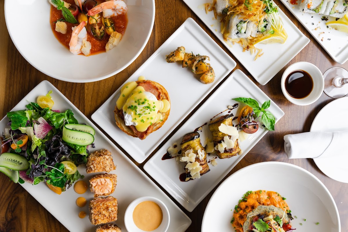 Mantles Restaurant & Lounge - 6