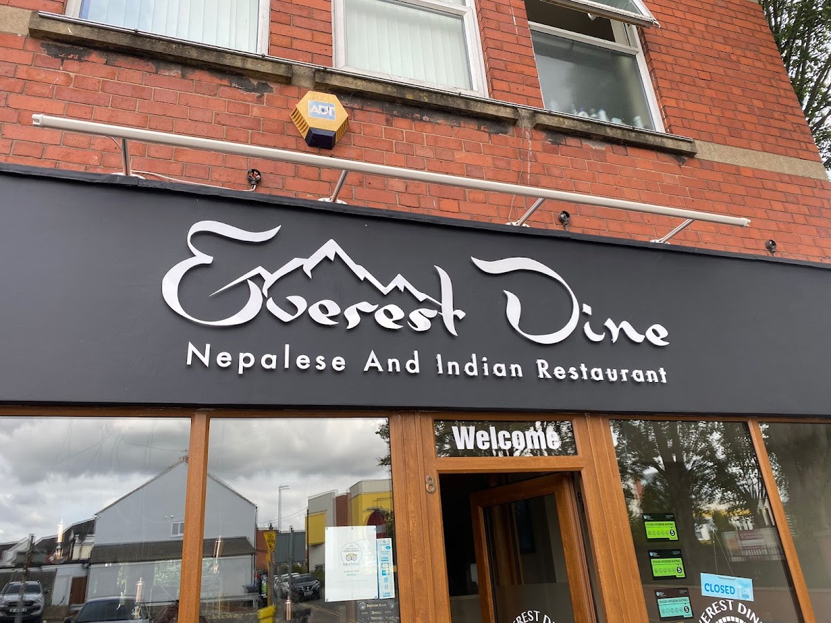 Everest Dine- Hinckley - 1