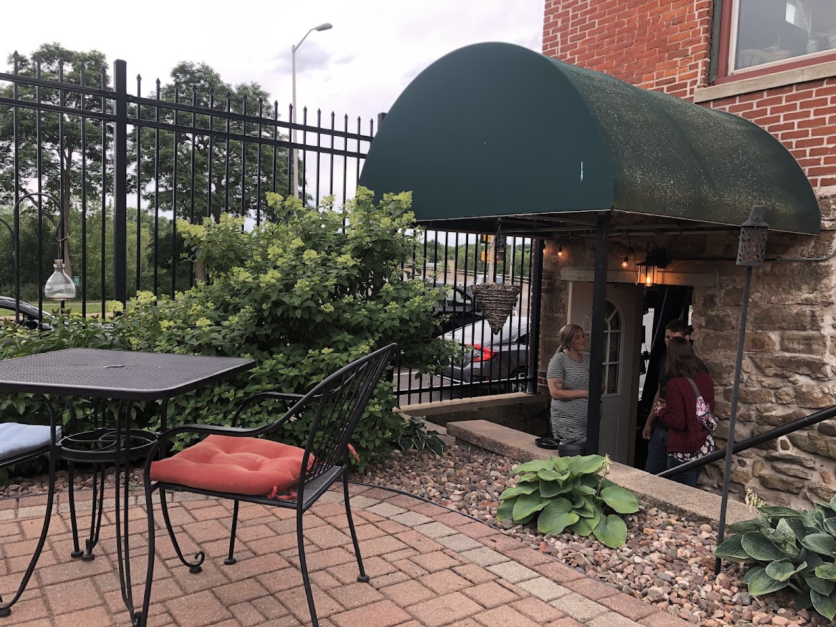 Sheeley House Saloon - 1