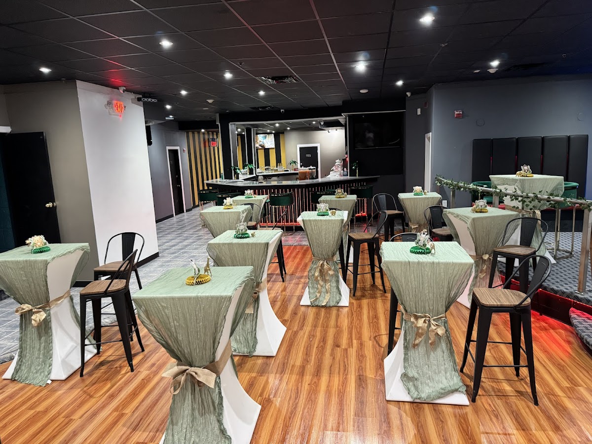 The New Vibe Lounge - 1