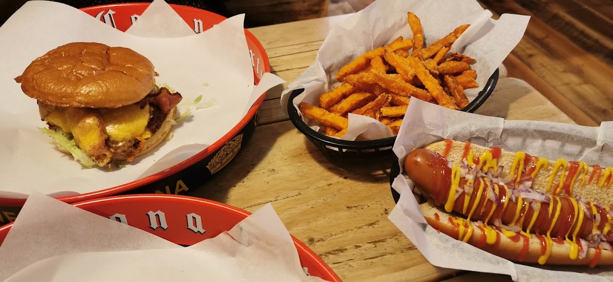 Boo Koos- Burgers-Shakes-Tex Mex - 2