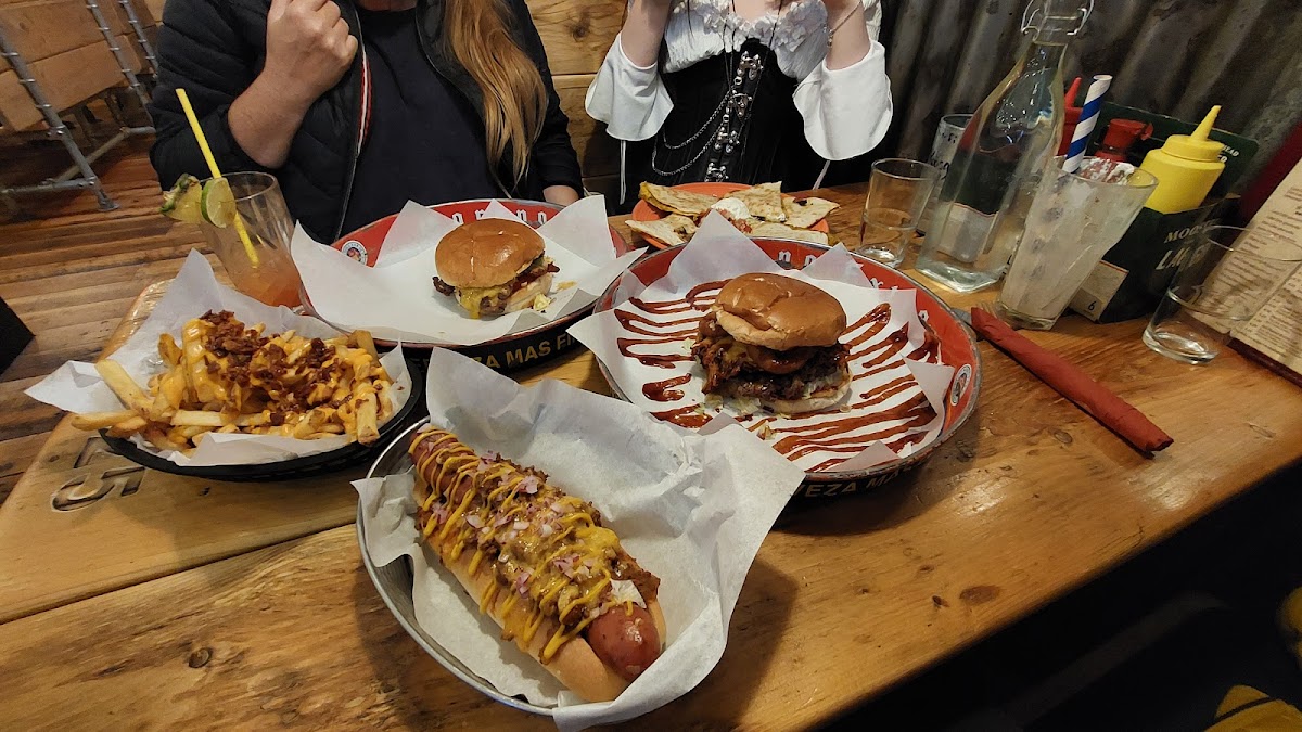 Boo Koos- Burgers-Shakes-Tex Mex - 3