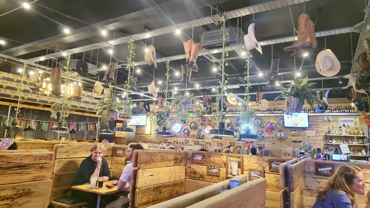 Boo Koos- Burgers-Shakes-Tex Mex - 4