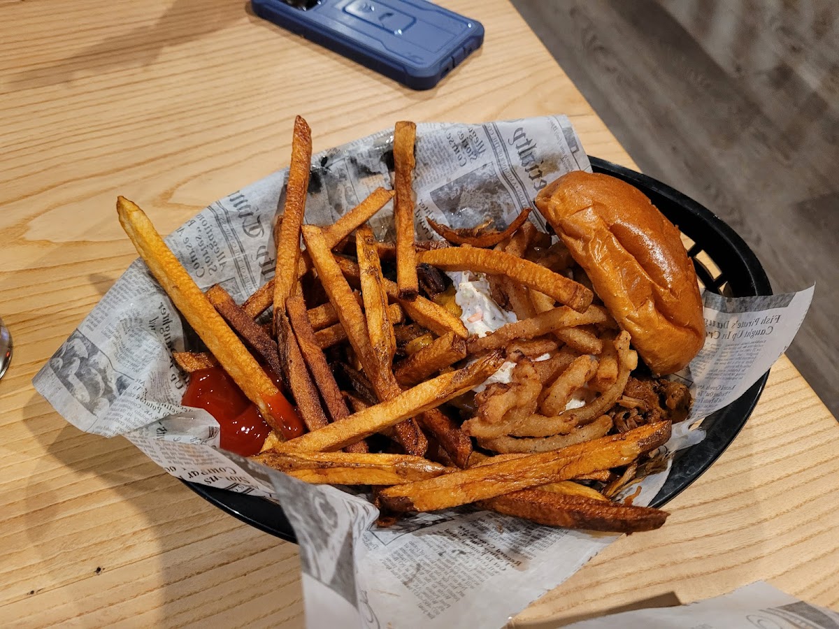 The Barn & Barrel Bar and Grill - 5