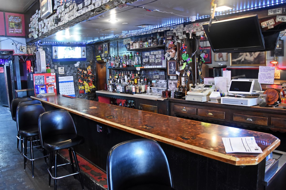 Gordies Bar & Grill - 5