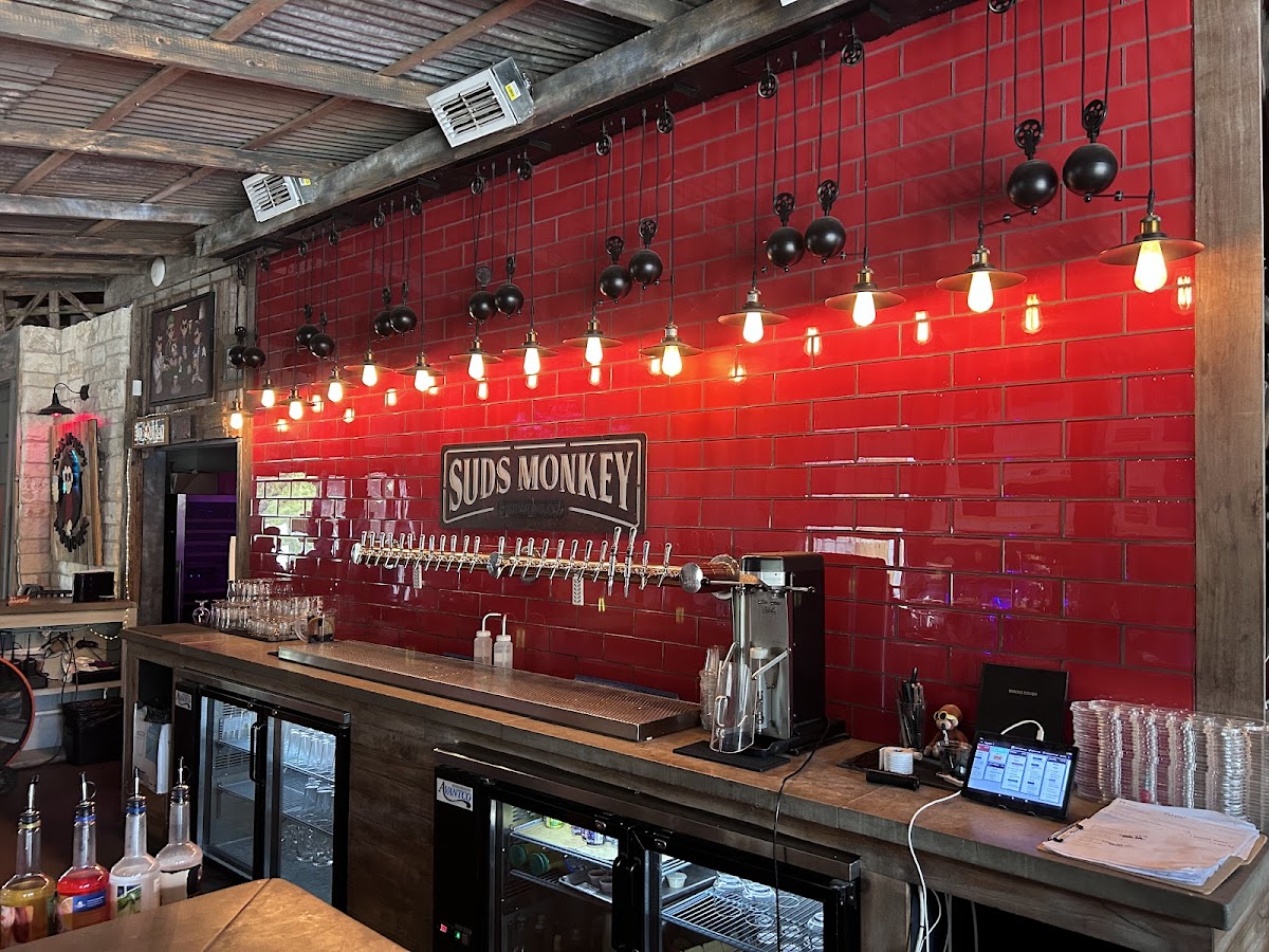 Suds Monkey Kitchen & Brewery Dripping Springs - 7