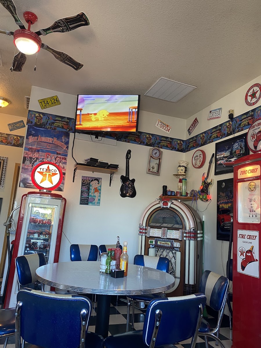 Burger Hut - 3
