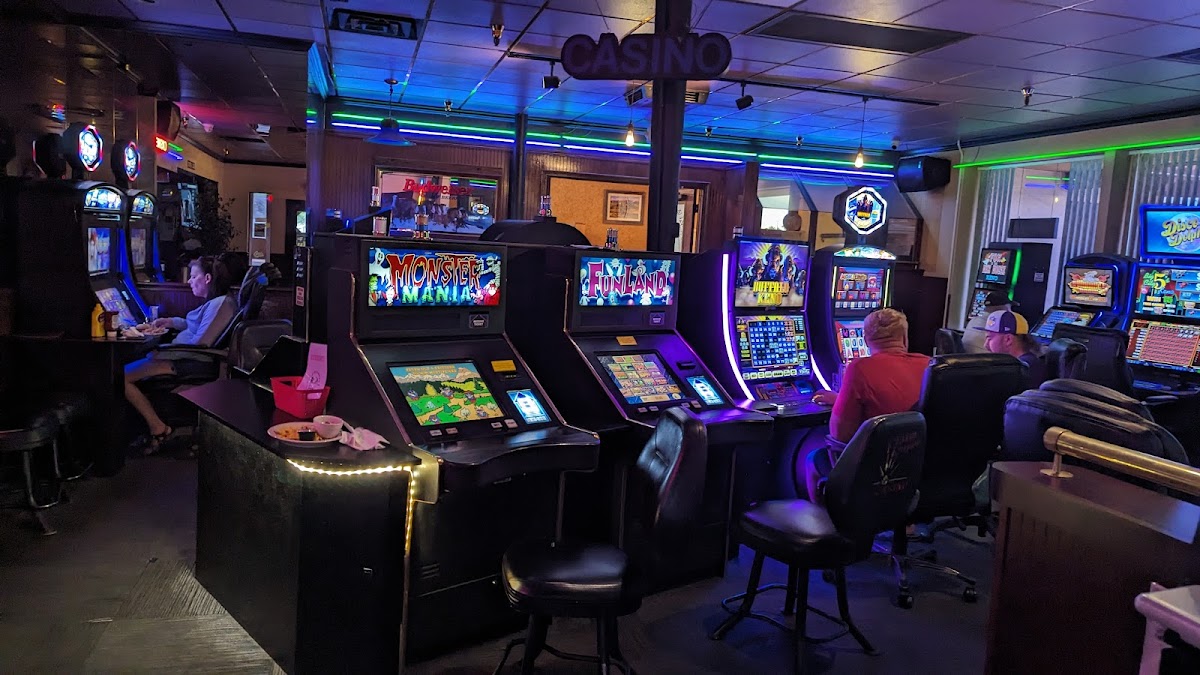 Claim Jumper Casino, Restaurant, & Lounge - 4