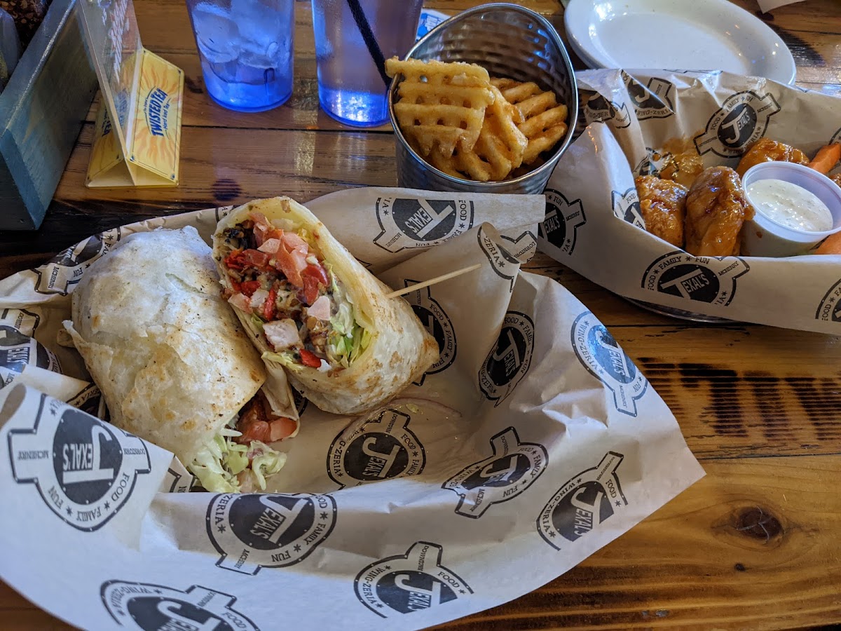 Jexal's Pizza & Wing-Zeria McHenry - 8