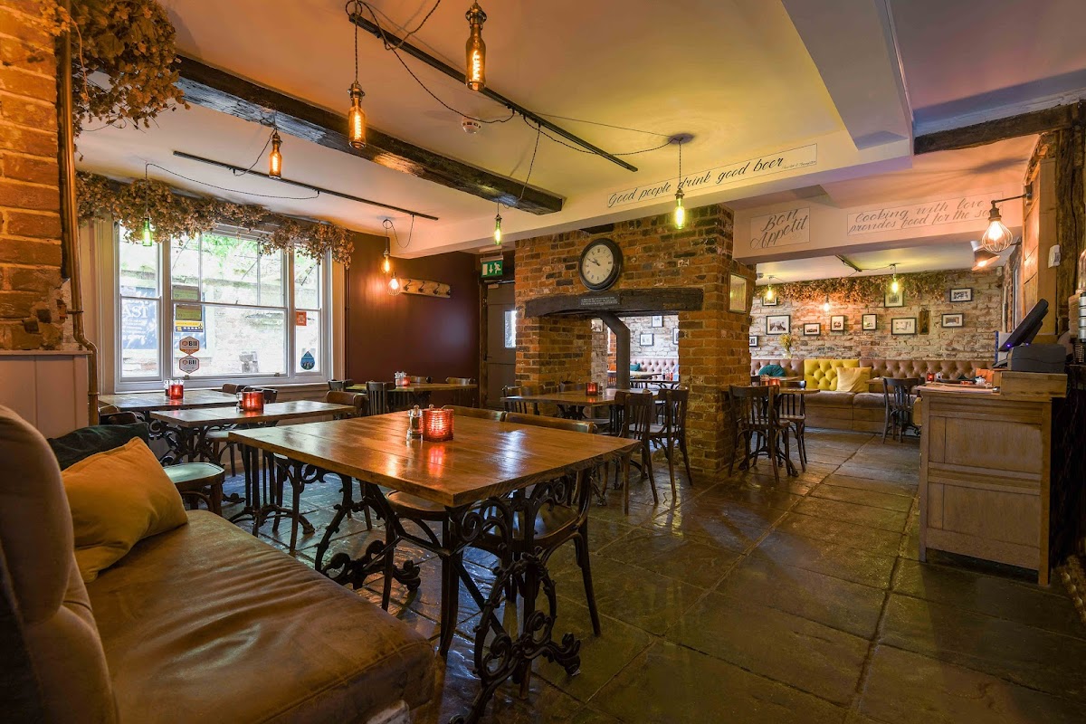 The Hooden Bar & Grill - 1