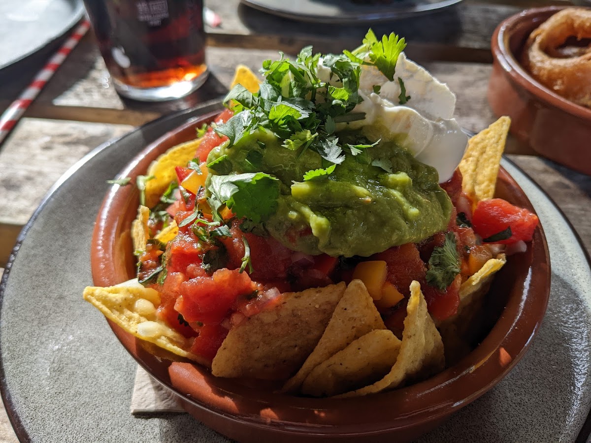 The Hooden Bar & Grill - 9
