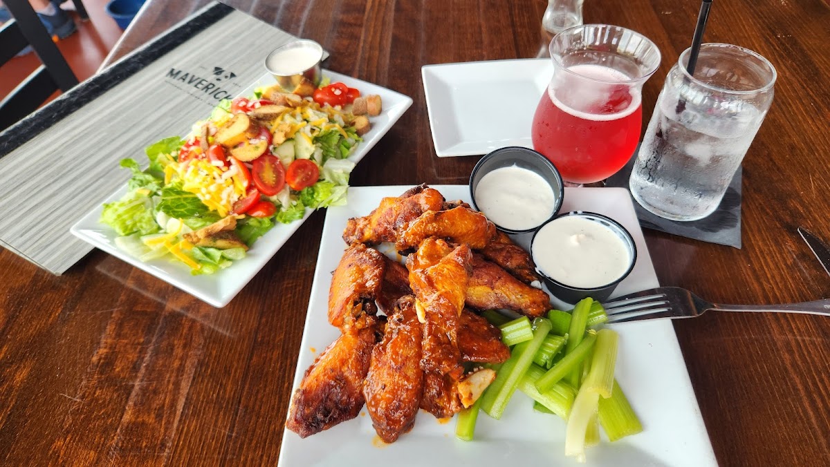 Maverick's Kitchen • Drinks • Sports - 8