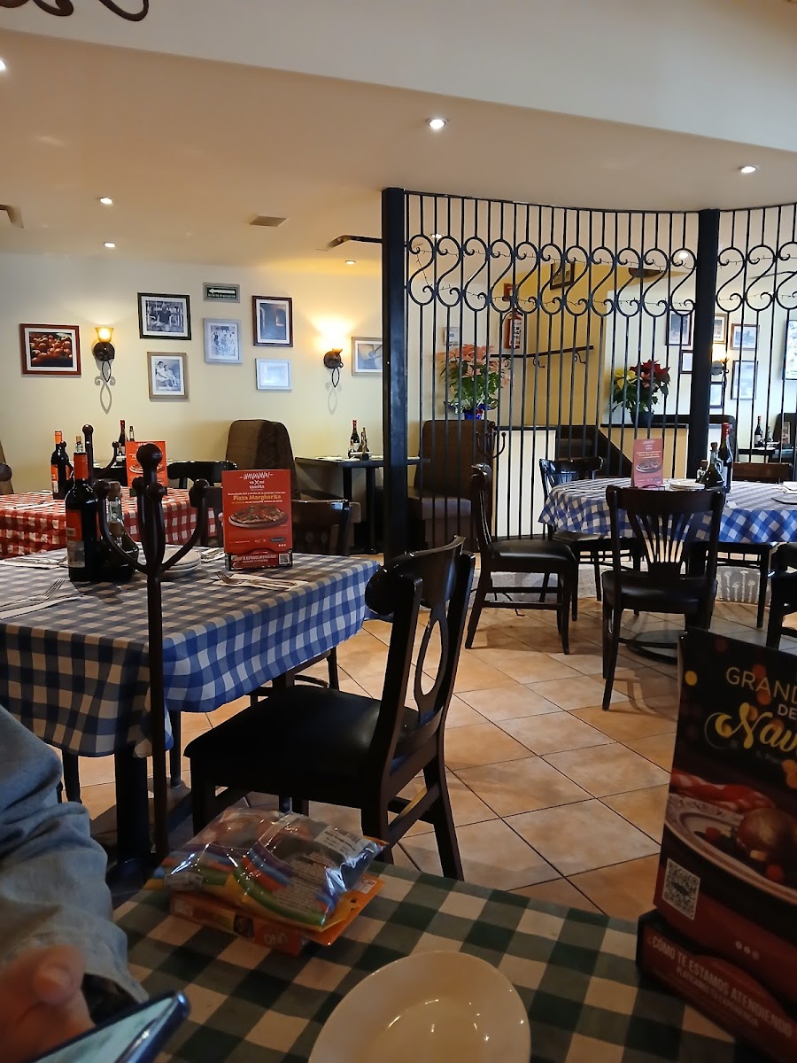 Italianni's - 3
