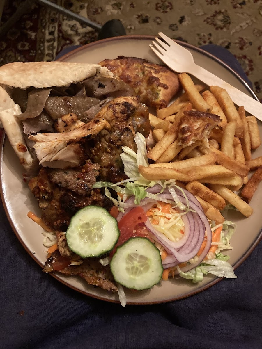 Anatolia Pizza and Kebab House - 7