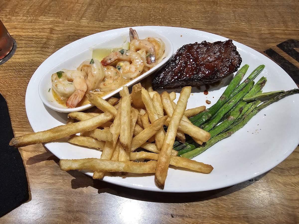 BJ's Restaurant & Brewhouse - 8