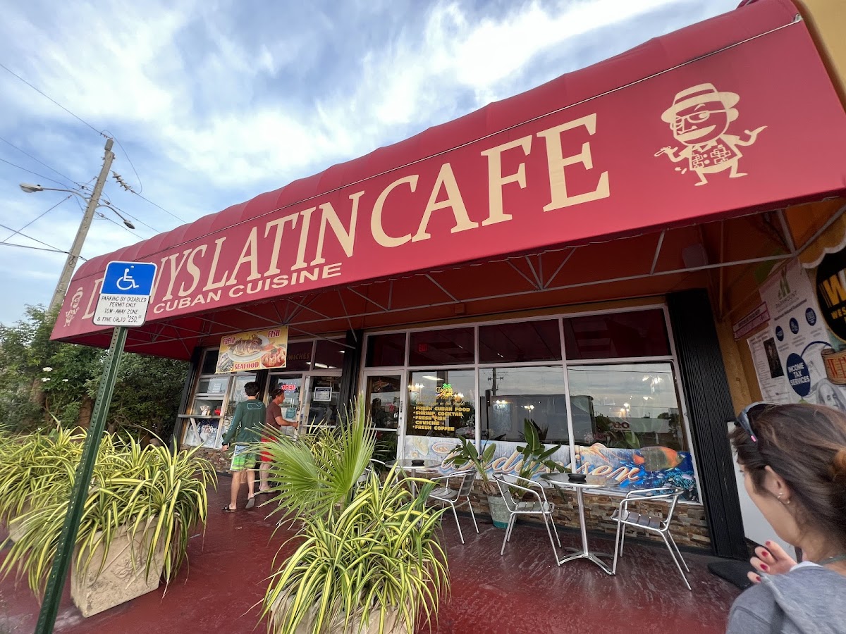 Dennys Latin Cafe - 6