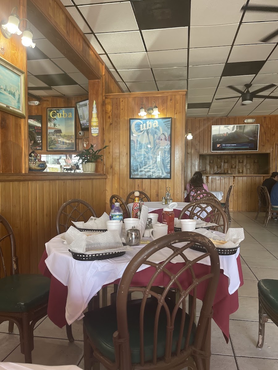 Dennys Latin Cafe - 8