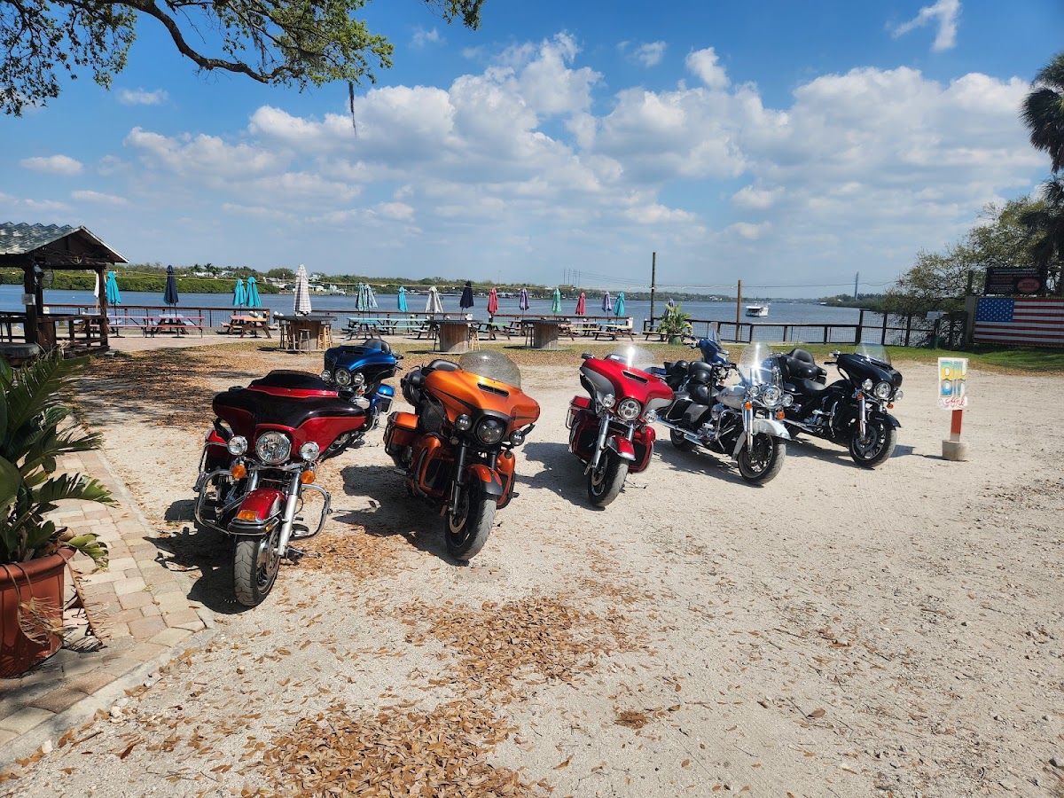 The River's Edge Bar & Grill - 5