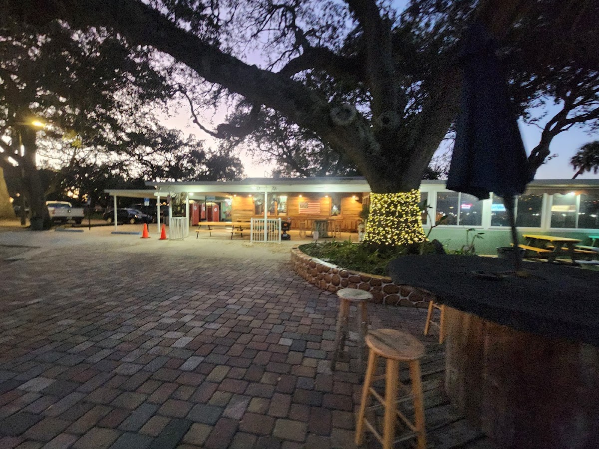 The River's Edge Bar & Grill - 6