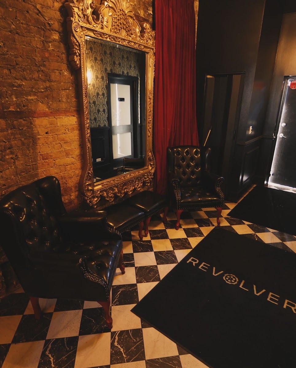 Revolver - 3