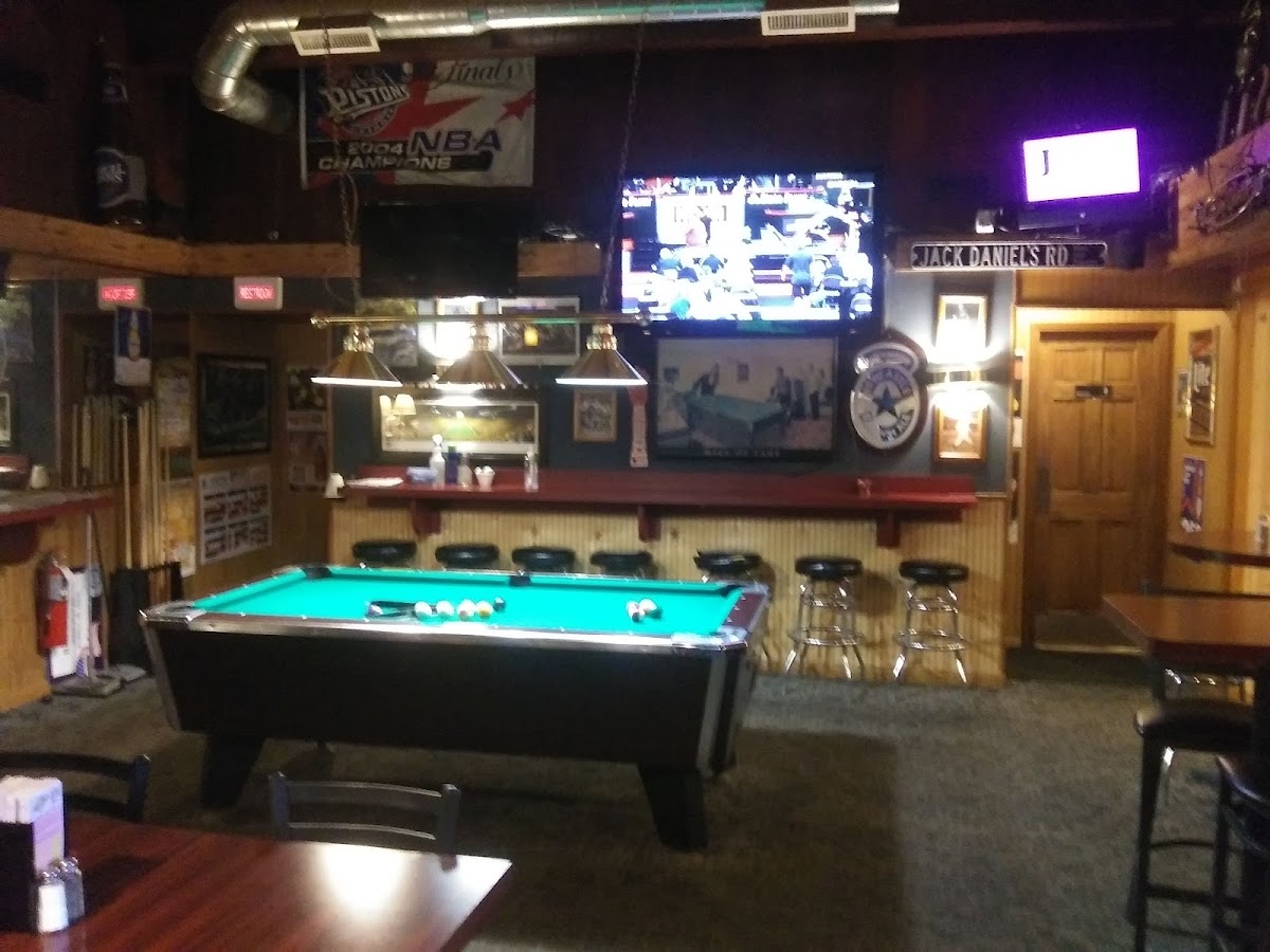 Metro Bar & Grill - 5