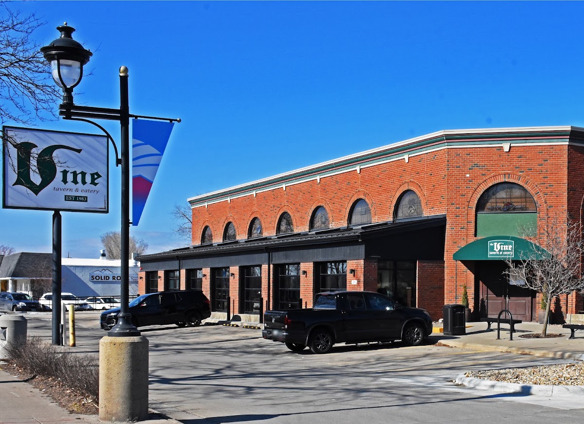 Vine Tavern & Eatery - Coralville - 8