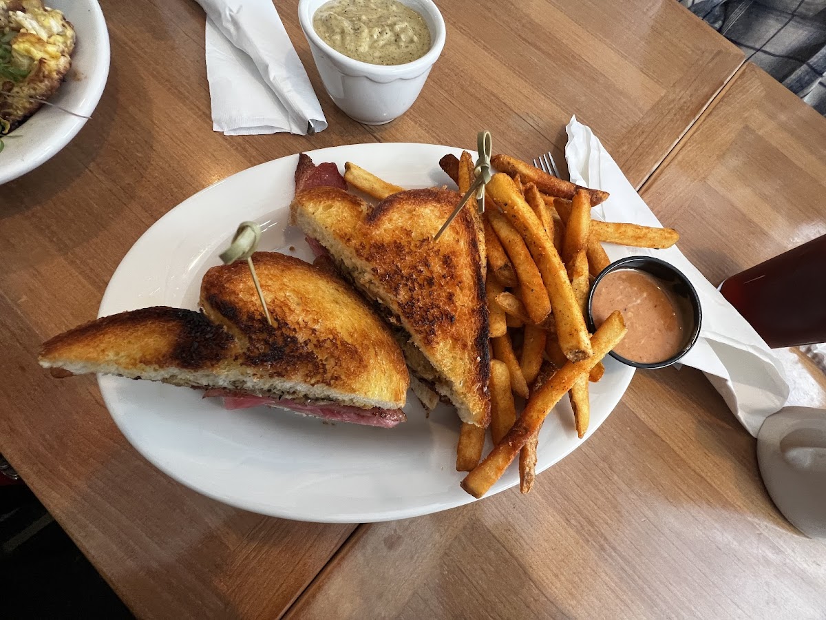 Billie's Diner - 8