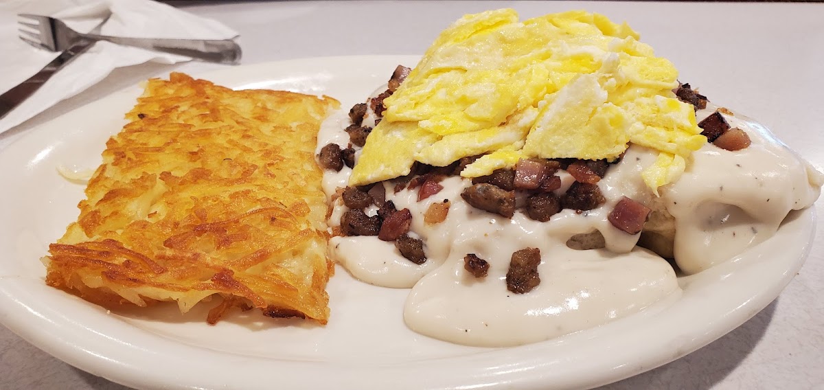 Nicki's Omelette & Grill - 9