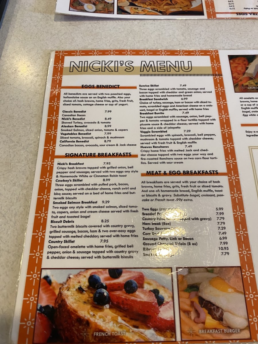 Nicki's Omelette & Grill - 3