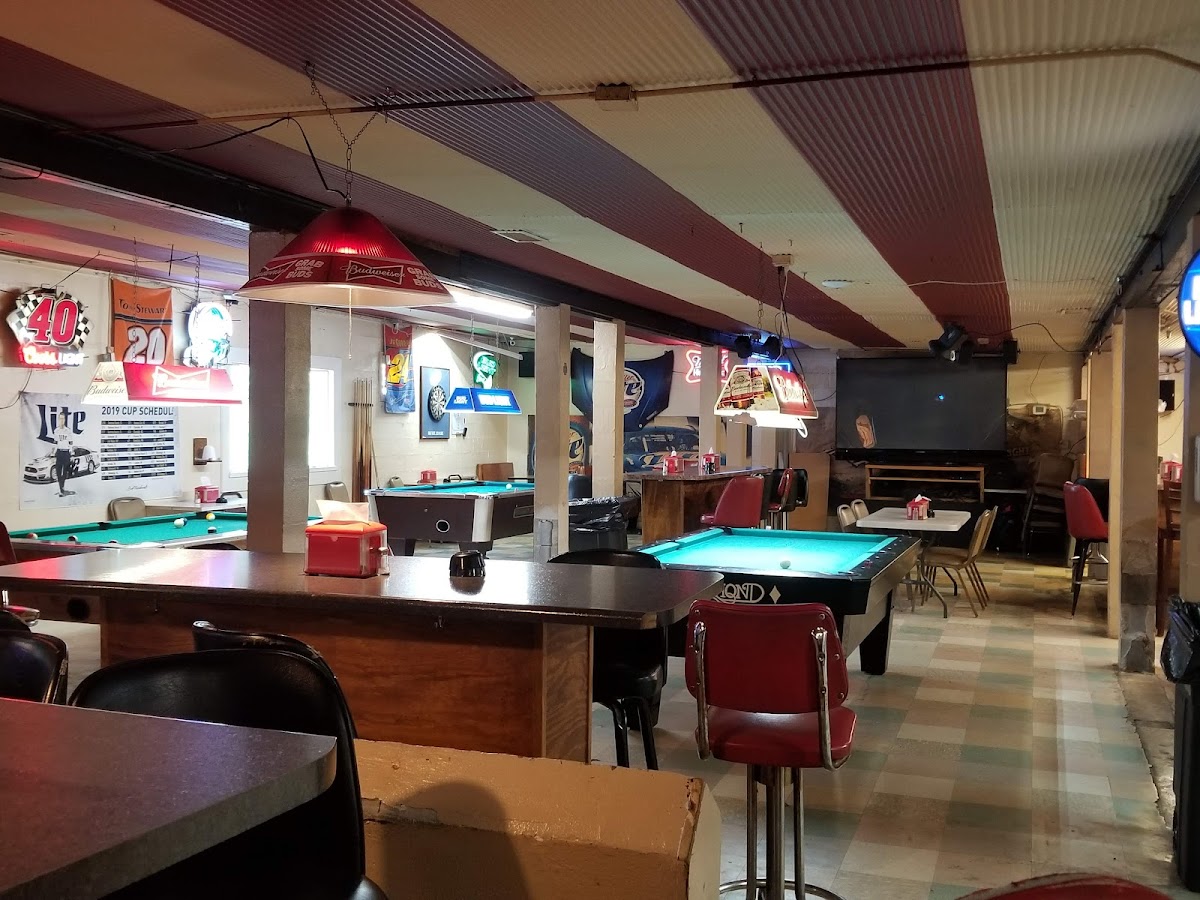 Valley Tavern - 1