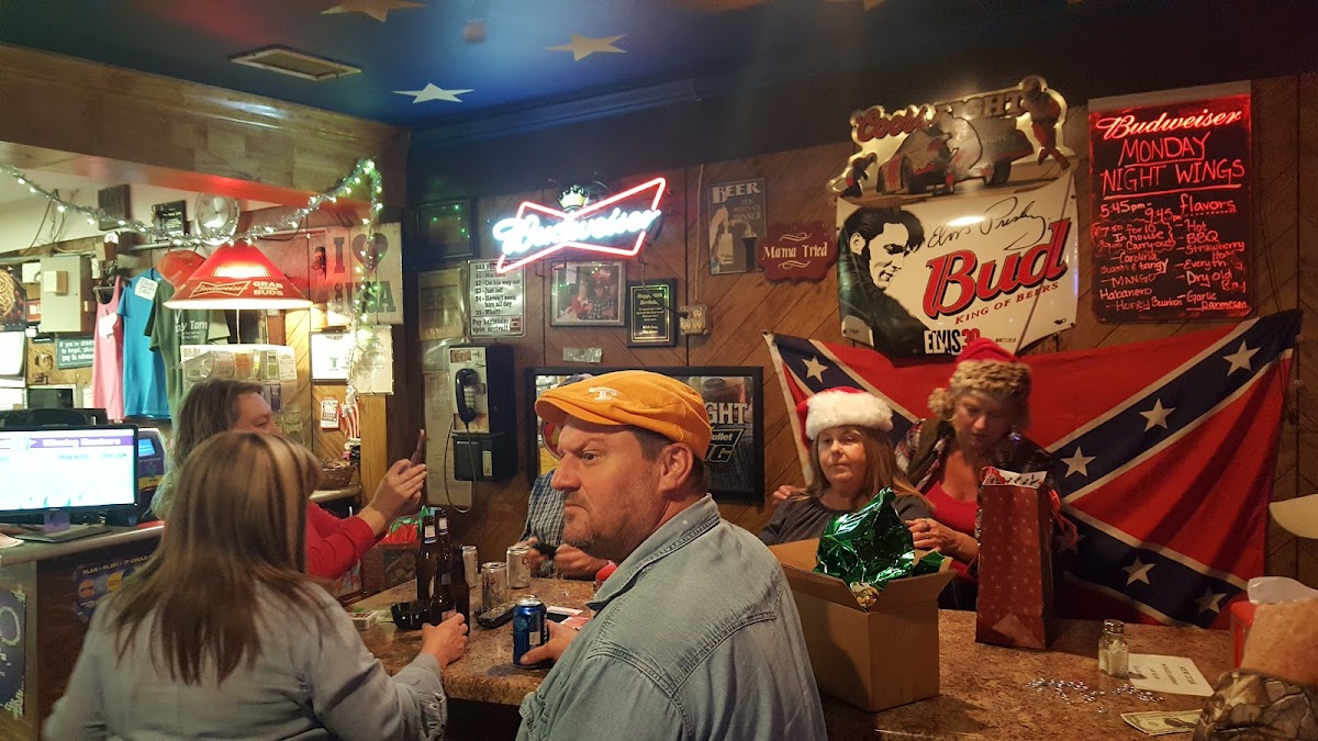 Valley Tavern - 9