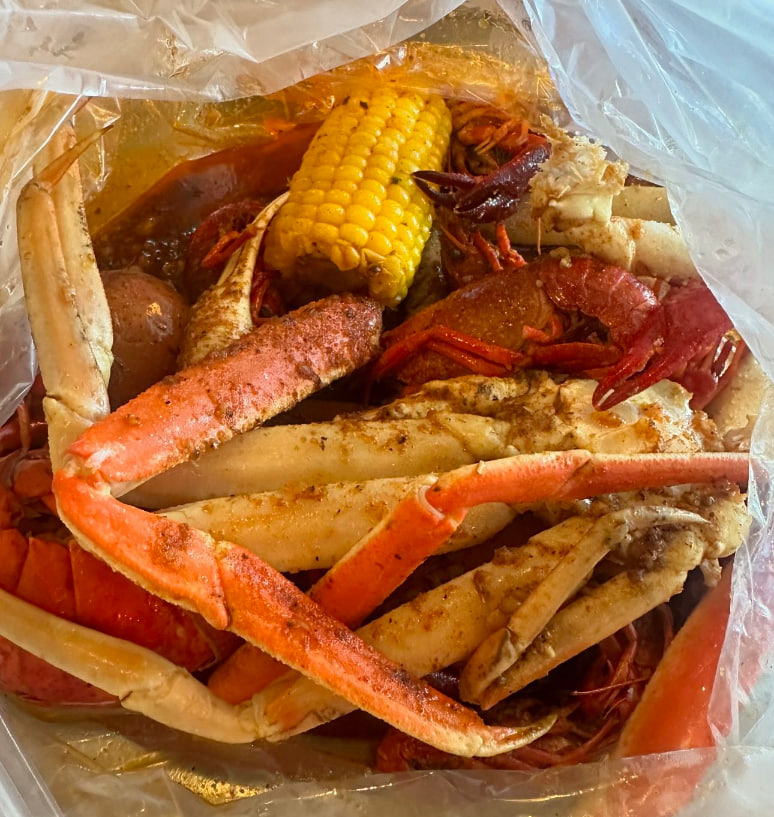 Hook & Reel Cajun Seafood & Bar - 10
