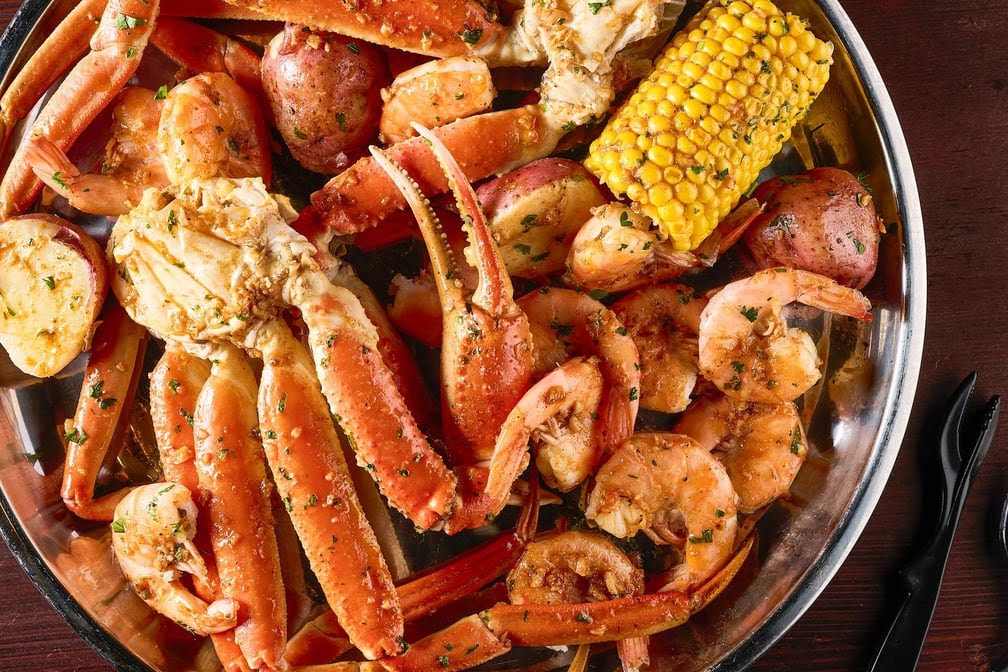 Hook & Reel Cajun Seafood & Bar - 7