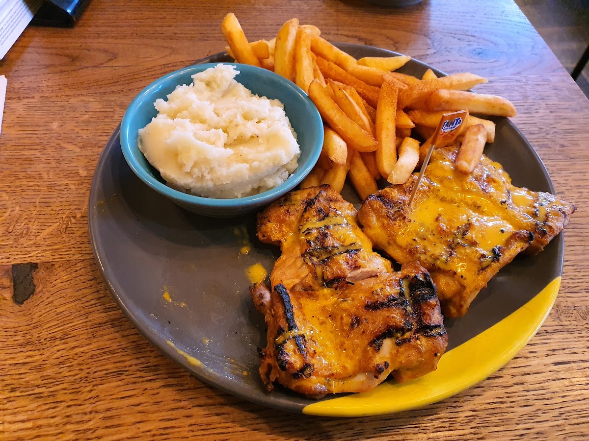 Nando's Enfield - Town - 6